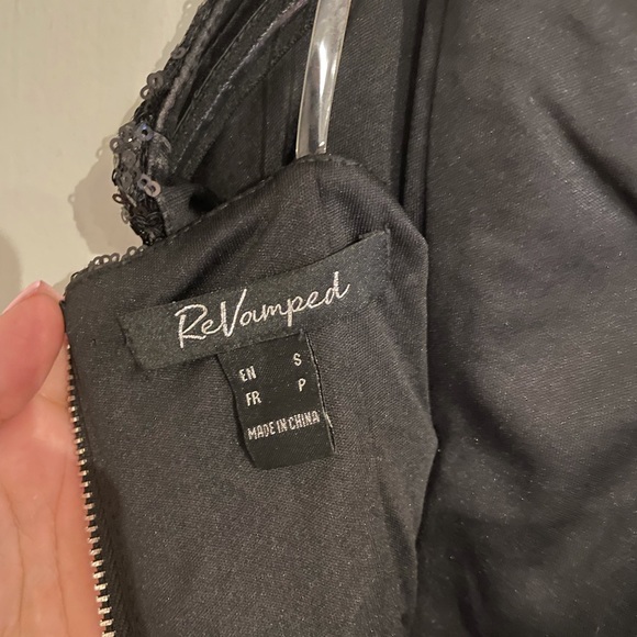 Black Dress - Picture 4 of 6